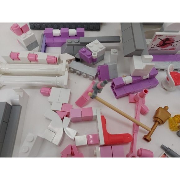 American Girl Mega Construx Isabelle's Ballet Recital Set - Picture 11 of 16